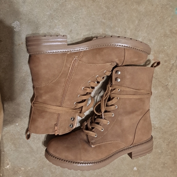 Report Shoes - Women's Combat boots- from francescas boutique